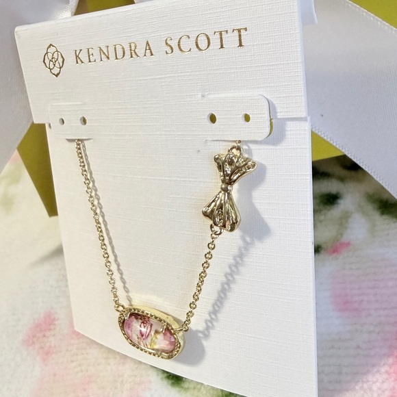 Kendra Scott x Love Shack Fancy Elisa Pink Bloom Floral Bow Necklace - Picture 5 of 10